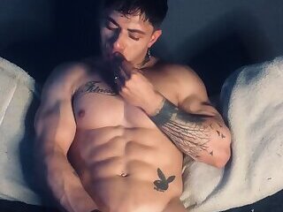 Gorgreous hunk Franco Bertaina (franokk) cums on the couch under Drag Race season 1 lighting
